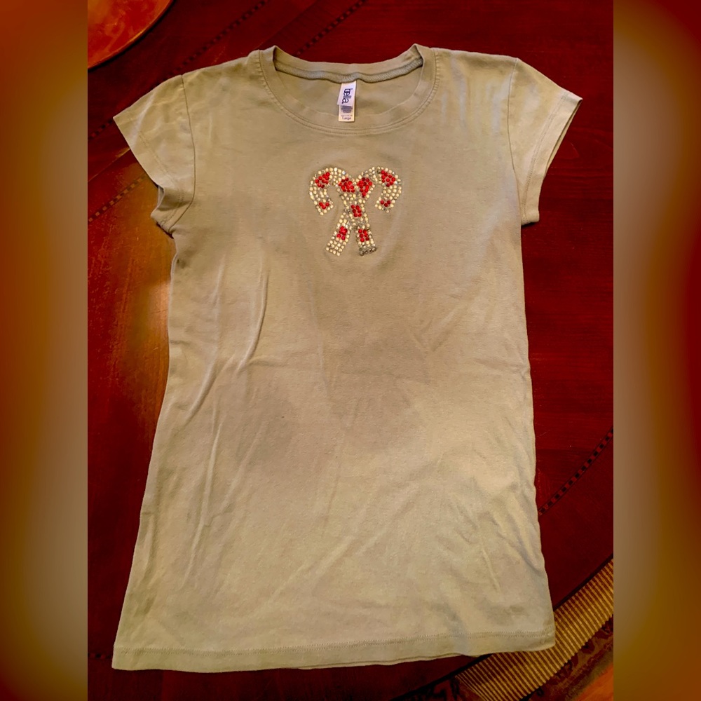 SUPER CUTE Christmas rhinestone candy cane grey T-shirt!🎄❤️🎅🍭💚🎄